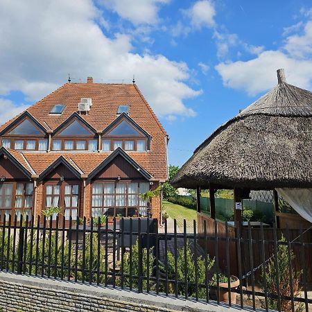 Babi Apartmanhaz Дьєнешдіаш Екстер'єр фото