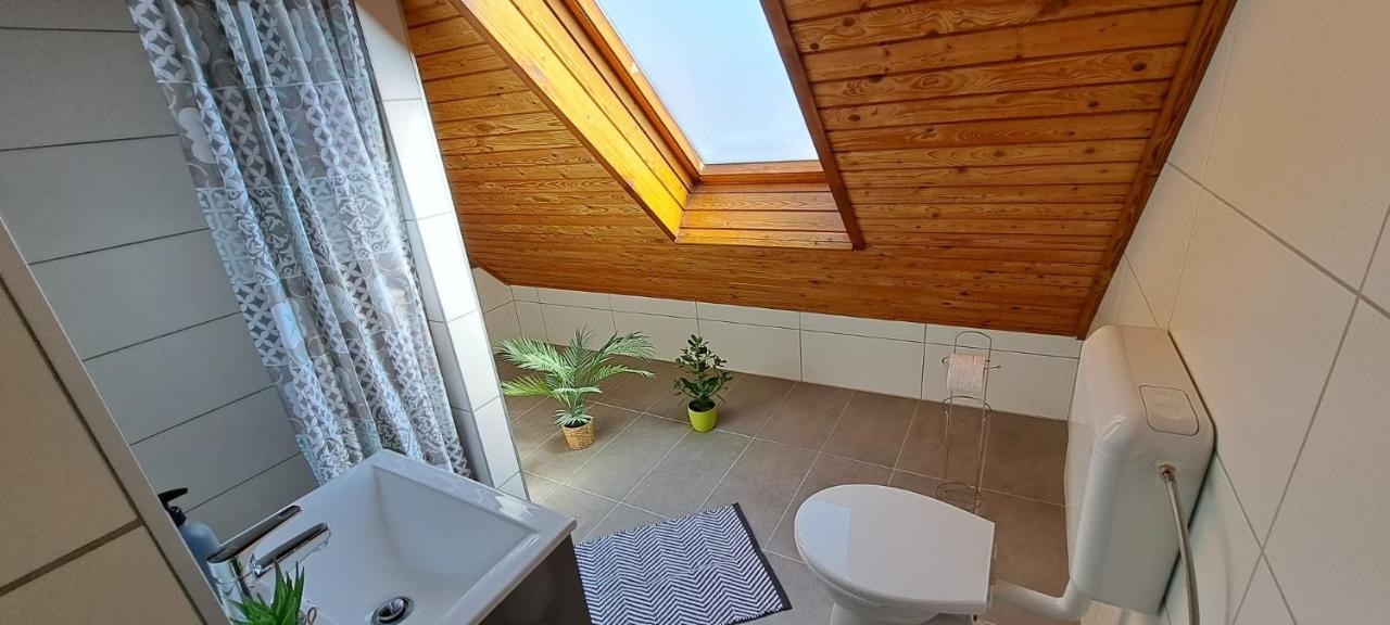 Babi Apartmanhaz Дьєнешдіаш Екстер'єр фото