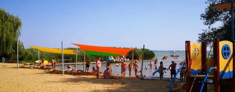 Babi Apartmanhaz Дьєнешдіаш Екстер'єр фото