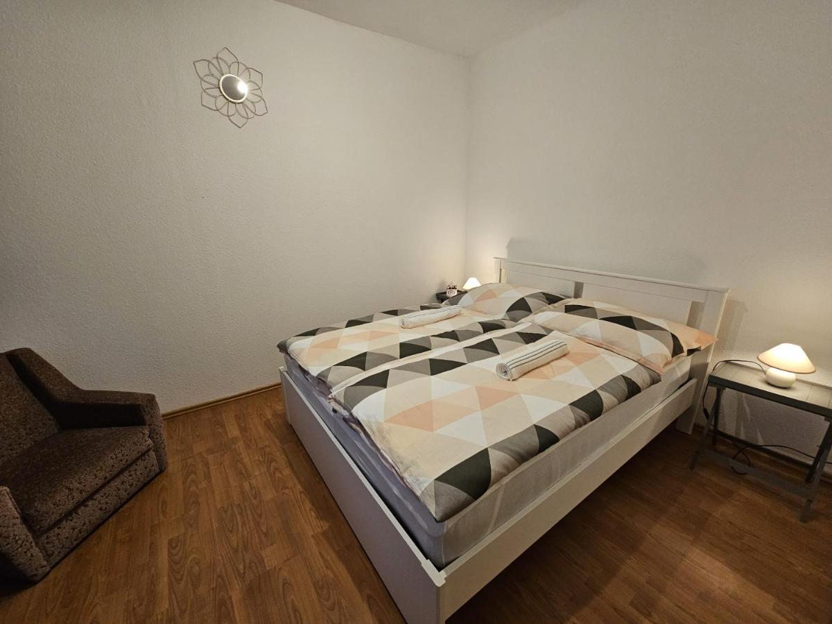Babi Apartmanhaz Дьєнешдіаш Екстер'єр фото