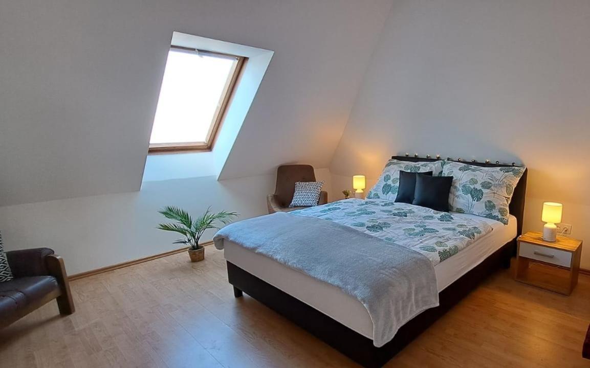 Babi Apartmanhaz Дьєнешдіаш Екстер'єр фото
